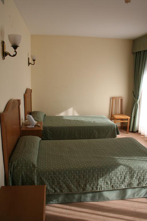 Hotel Austria 76 Sagunto Oda fotoğraf