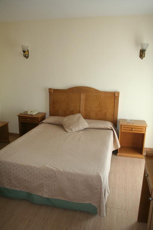 Hotel Austria 76 Sagunto Oda fotoğraf