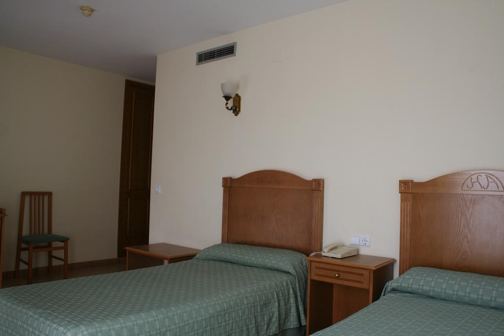 Hotel Austria 76 Sagunto Oda fotoğraf